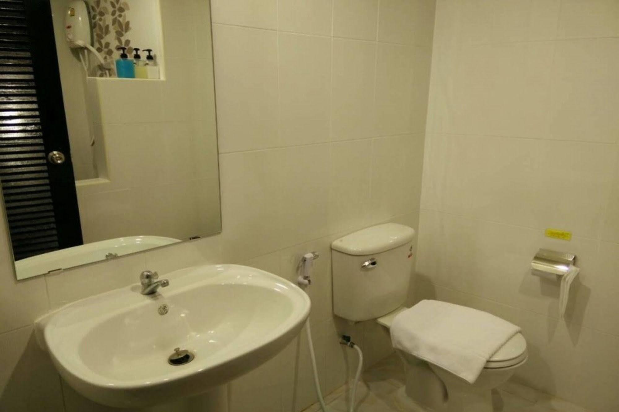 One Fu Hotel Сурин Экстерьер фото