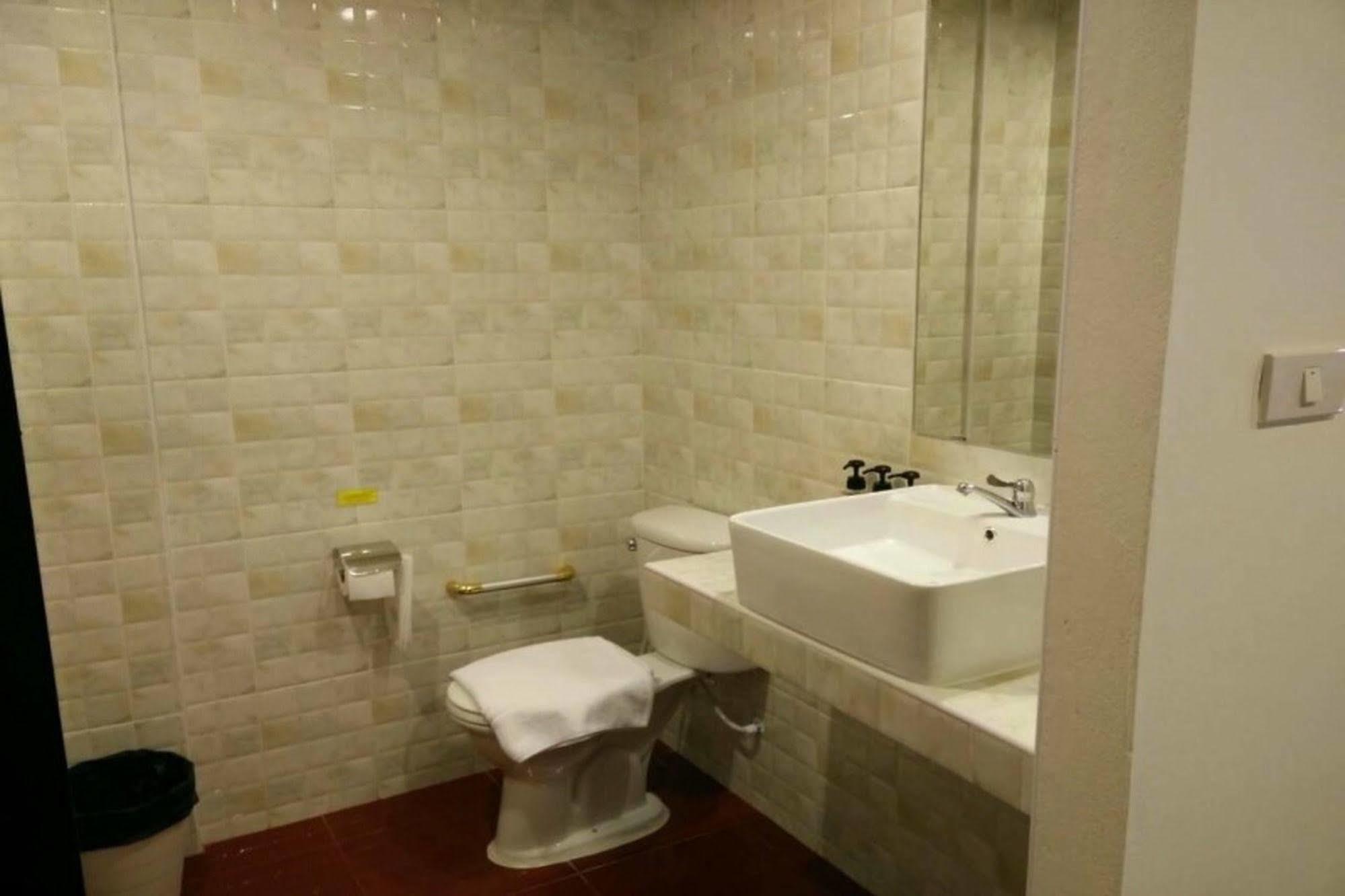 One Fu Hotel Сурин Экстерьер фото